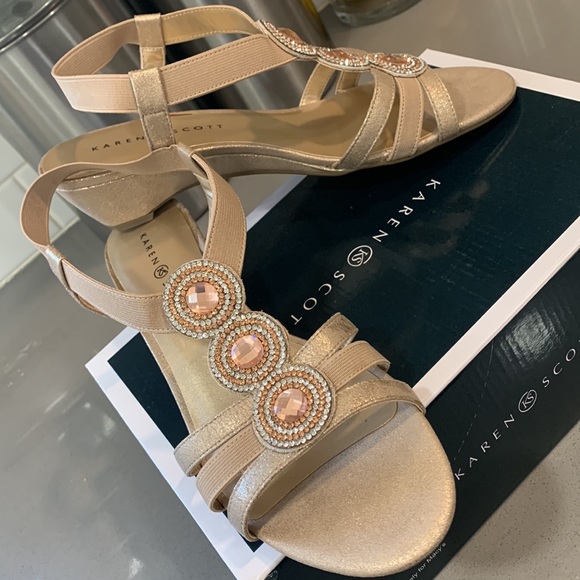 Karen Scott Casha Jewel Light Gold T Strap Wedge Heel Sandals - Picture 1 of 16